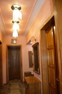 Knaus Apartments - Chernivtsi - 3
