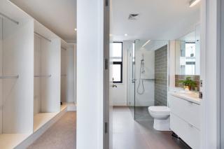 Blissful Breeze Townhouse with Parking and Patio - Auckland - 6
