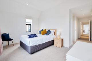 Blissful Breeze Townhouse with Parking and Patio - Auckland - 4