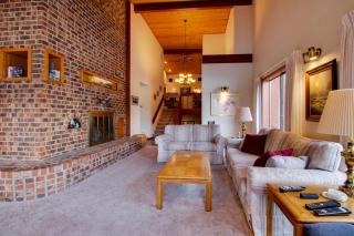 Armstrong Lakehouse - 6