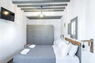 White and Grey - Mikonos - 5