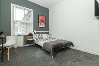 Park House - Large 3 Bedroom Victorian House, 10 Mins from Manchester - Manchester - 6