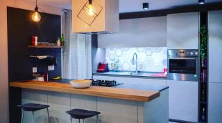 Hexagonal Design Apartment - 6