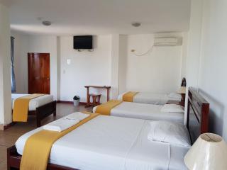 Gloria - Galápagos Inn - Puerto Ayora - 6