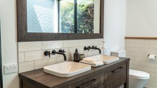 Farrant Drive - Sleeps 8 - Lake & mountain views - Modern & Stylish - Wanaka - 3