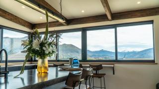 Farrant Drive - Sleeps 8 - Lake & mountain views - Modern & Stylish - Wanaka - 8