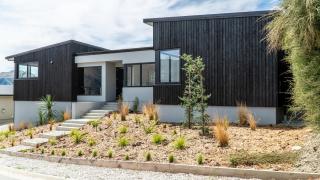 Farrant Drive - Sleeps 8 - Lake & mountain views - Modern & Stylish - Wanaka - 0