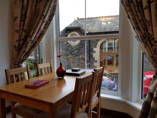 Lyndale self-catering apartment Sleeps 4 - Windermere - 6