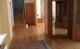 2 Level Town Center Apartment - 3
