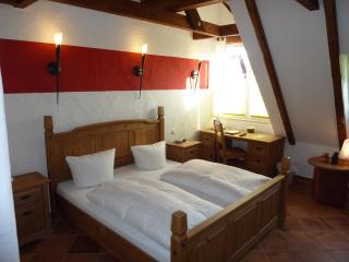 Zum Schlangenkönig - Burg - 3