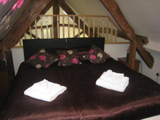 Romeo Cottage - Sleeps 4 - Open Plan Barn - Private Hot Tub & Garden - Stratford-upon-Avon - 8