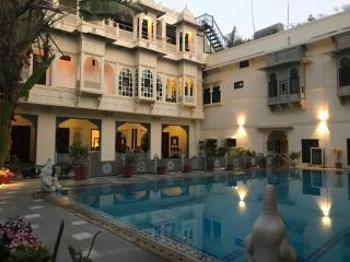 Mahendra Prakash - 1
