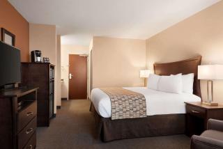 Travelodge by Wyndham Pincher Creek - 5