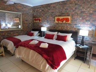Coral Tree Guest Rooms - Worcester - 5