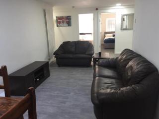 Sama's Stylish Room 2 - Manchester - 5