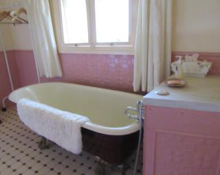 Fernbrook Cottage - Marrangaroo - 2