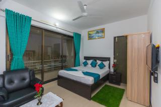 Aristo Room, Apartment - Homestay near Kokilaben Dhirubai Ambani Hospital for family only, - Mumbai - 6