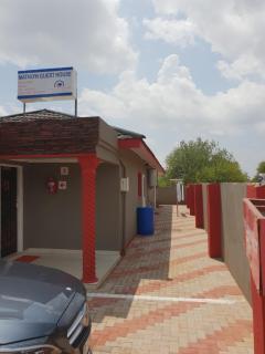 Mathlyn Guesthouse Gaborone - Gaborone - 9