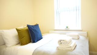 Heathrow Ensuite Rooms- Auto check in - 1