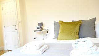 Heathrow Ensuite Rooms- Auto check in - 2