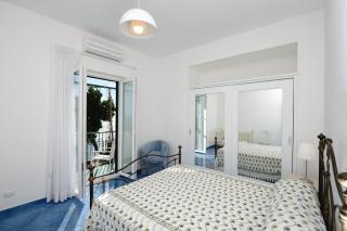 Amalfi Blue Flowers A - 4