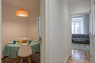 Hip Tailor Made Duplex Penthouse in Bairro Alto - Lisbona - 2