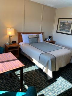 Townhouse Inn & Suites - Klamath Falls - 8