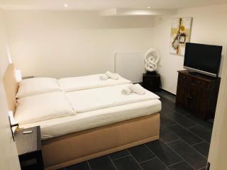 Hotel Krone - Ostfildern - 1