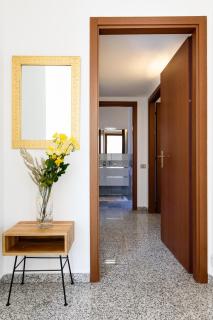 Lora Como Apartment, free private parking - 6