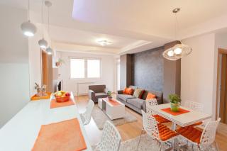 Orange Apartment - 5