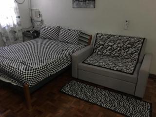 Spacious Low Rise Condo - Manila - 5