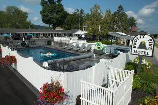 Knotty Pine Motel - Bennington - 8