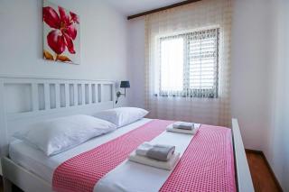 Apartments by the sea Maslinica, Solta - 776 - 4