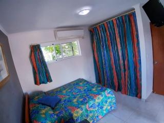 Tropical Studio Apartment - Palm-Eagle Beach - 6