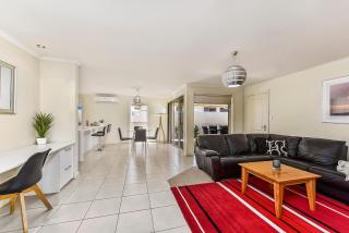 City Fringe Apartment - 8