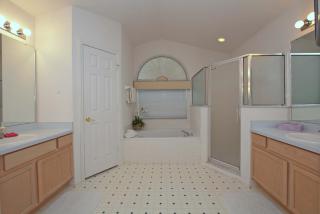 Greater Groves-4 Bedrooms Home Wpool-5204Gg - 4