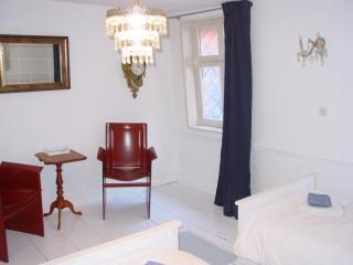 Robert's Bed & Breakfast - Helmarshausen - 6