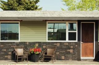Stardust Inn and Chalets - Pincher Creek - 2