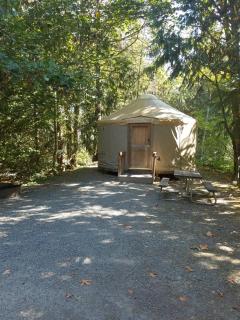 Tall Chief Camping Resort Yurt 5 - Pleasant Hill - 0