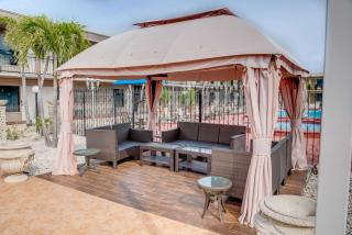 Super 8 by Wyndham St. Petersburg - 9