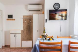 Apartment Pula, Istria 3 - 8
