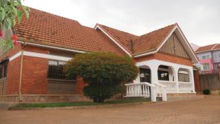 Kampala Kiwatule Comfy Holiday Home - Kampala - 5