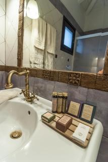Ostra Menalon Luxury Suites - 5
