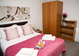 Apt 2, Trafalgar Square 2nd Floor by Indigo Flats - London - 9