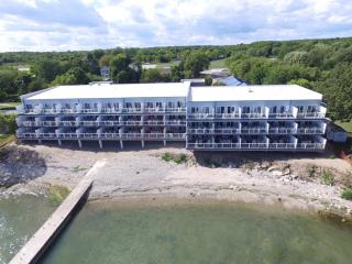 Put-in-Bay Waterfront Condo #113 - Put-in-Bay - 4