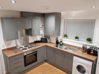Milton House - Entire 3Bed House FREE WIFI & 4 FREE PARKING Spaces Serviced Accommodation Newcastle UK - Newcastle upon Tyne - 4