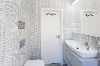 Designed by architect - cool place to stay for travelers - 9