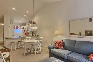 Charlevoix Creekside Condo - 9