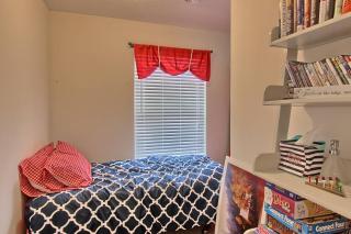 Charlevoix Creekside Condo - Charlevoix - 8