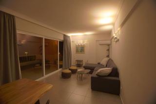 Seaside Renovated Top Floor Apartment - Saronida - 2